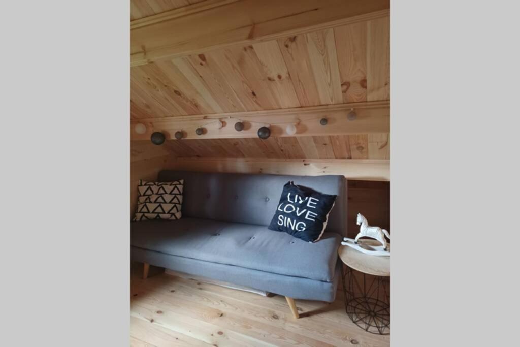 L'orée des bois , détente et calme . Mesigny Exterior foto